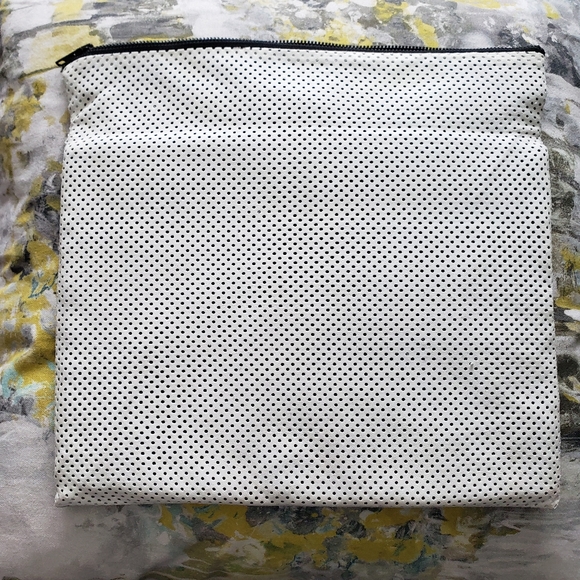 Bailey 44 Clutch! - Picture 3 of 5